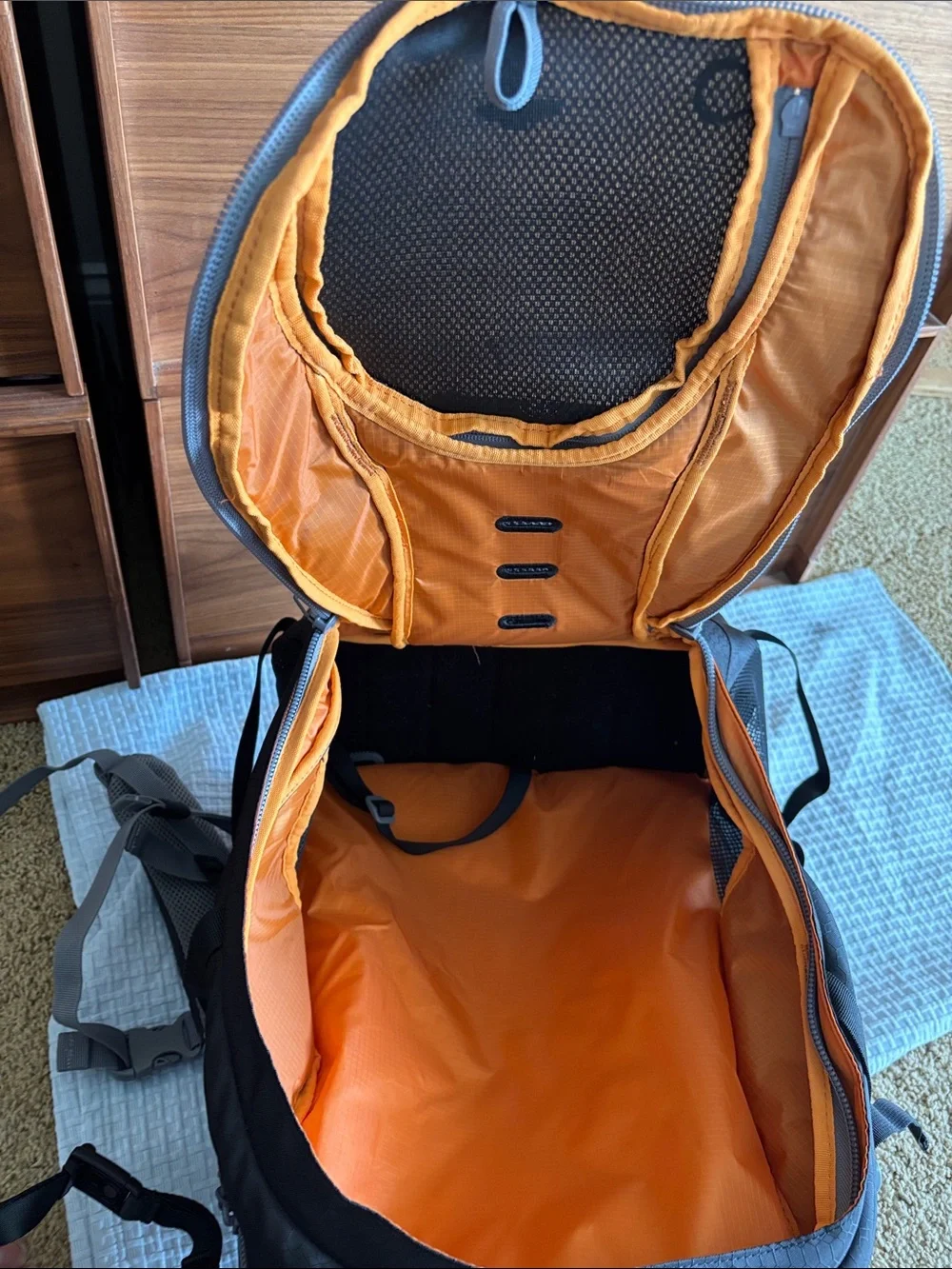 Kurgo G-Train K9 Dog Carrier Backpack Black Holds Up To 25 lbs.